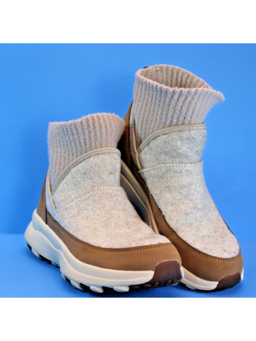 MERRILL Cloud Renew Buff Women's Size 7.5 Soft Winter Bootie Sock Ankle LNC